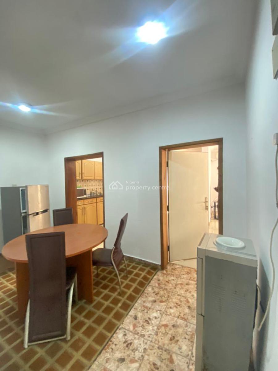 Clean 2 Bedroom Apartment, Lekki Phase 1, Lekki, Lagos, Flat / Apartment for Rent