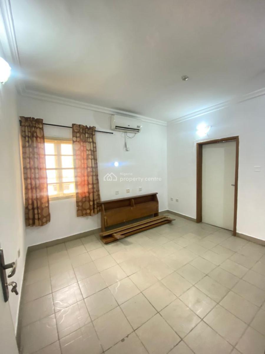 Clean 2 Bedroom Apartment, Lekki Phase 1, Lekki, Lagos, Flat / Apartment for Rent