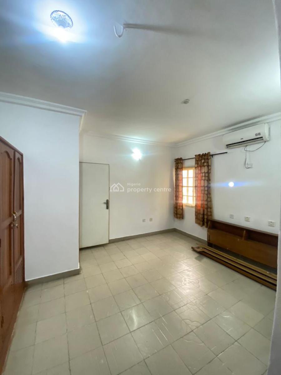 Clean 2 Bedroom Apartment, Lekki Phase 1, Lekki, Lagos, Flat / Apartment for Rent