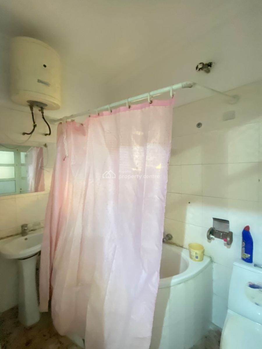 Clean 2 Bedroom Apartment, Lekki Phase 1, Lekki, Lagos, Flat / Apartment for Rent