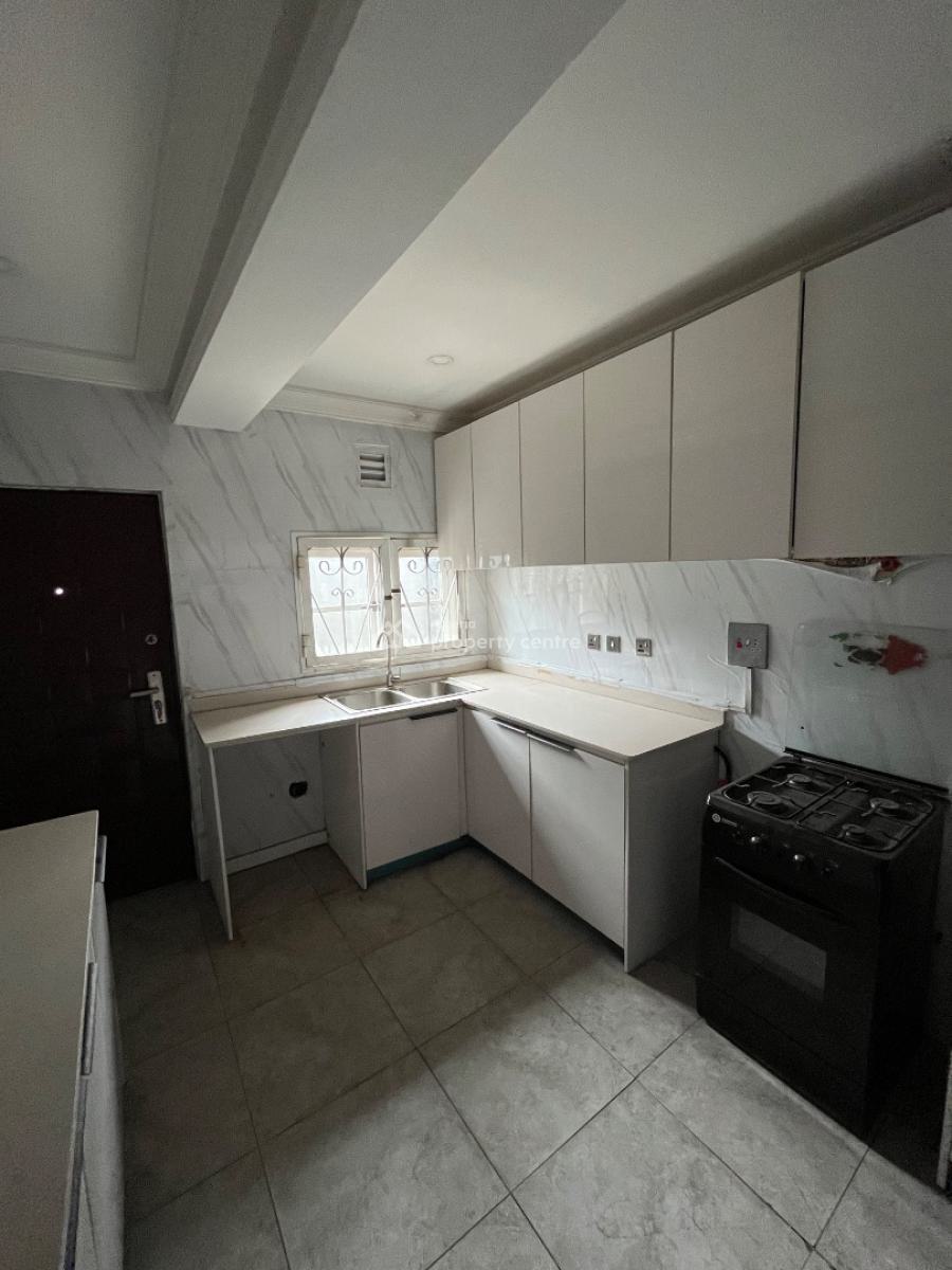 Standard 3 Bedroom Apartment + Bq, Lekki Phase 1, Lekki, Lagos, Flat / Apartment for Rent