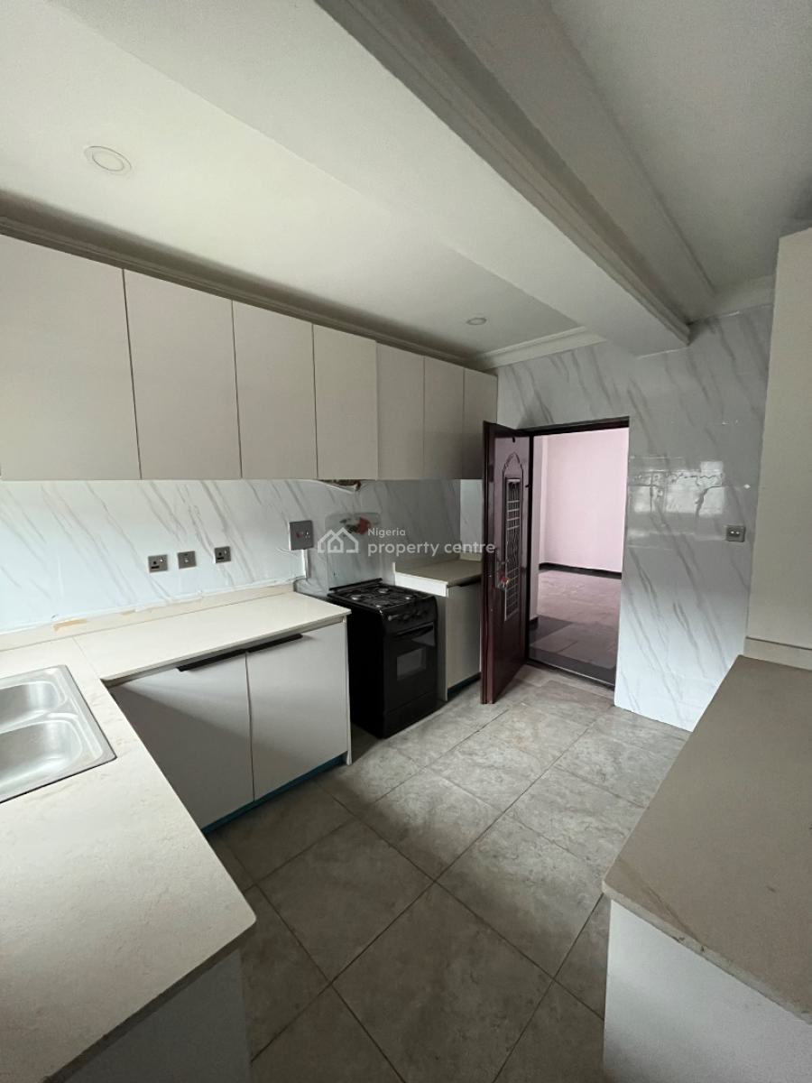 Standard 3 Bedroom Apartment + Bq, Lekki Phase 1, Lekki, Lagos, Flat / Apartment for Rent
