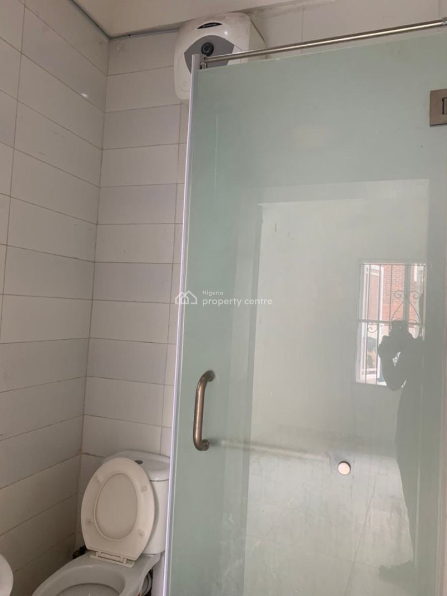 Spacious Serviced 2 Bedroom Apartment, Idado Estate, Lekki, Lagos, Flat / Apartment for Rent