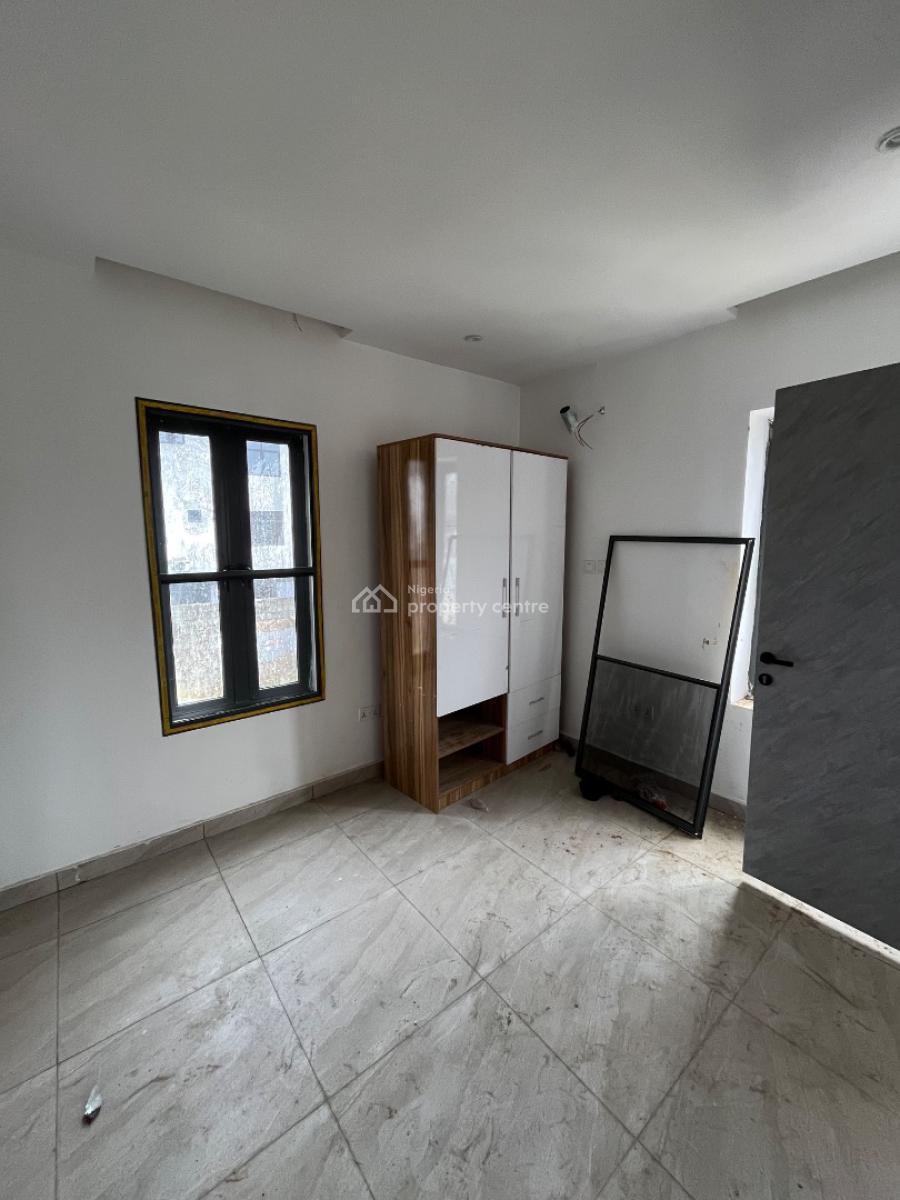 Distress 2bed Apartment in Lekki Phase 1, Itedo, Lekki Phase 1, Lekki, Lagos, Flat / Apartment for Sale