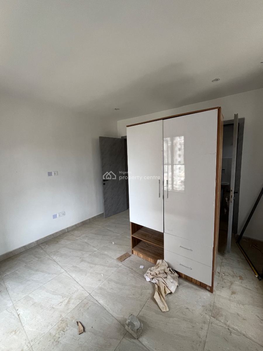 Distress 2bed Apartment in Lekki Phase 1, Itedo, Lekki Phase 1, Lekki, Lagos, Flat / Apartment for Sale