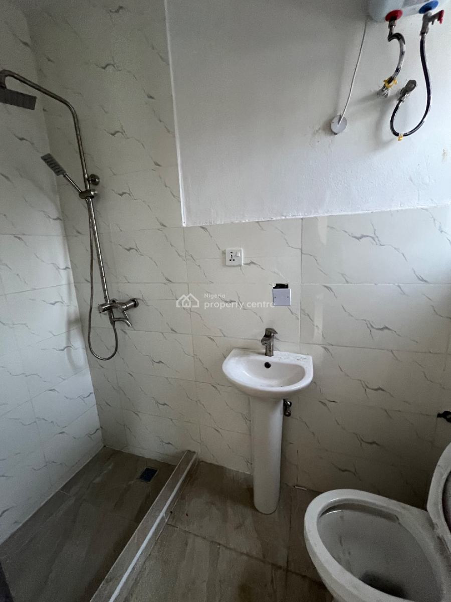 Distress 2bed Apartment in Lekki Phase 1, Itedo, Lekki Phase 1, Lekki, Lagos, Flat / Apartment for Sale