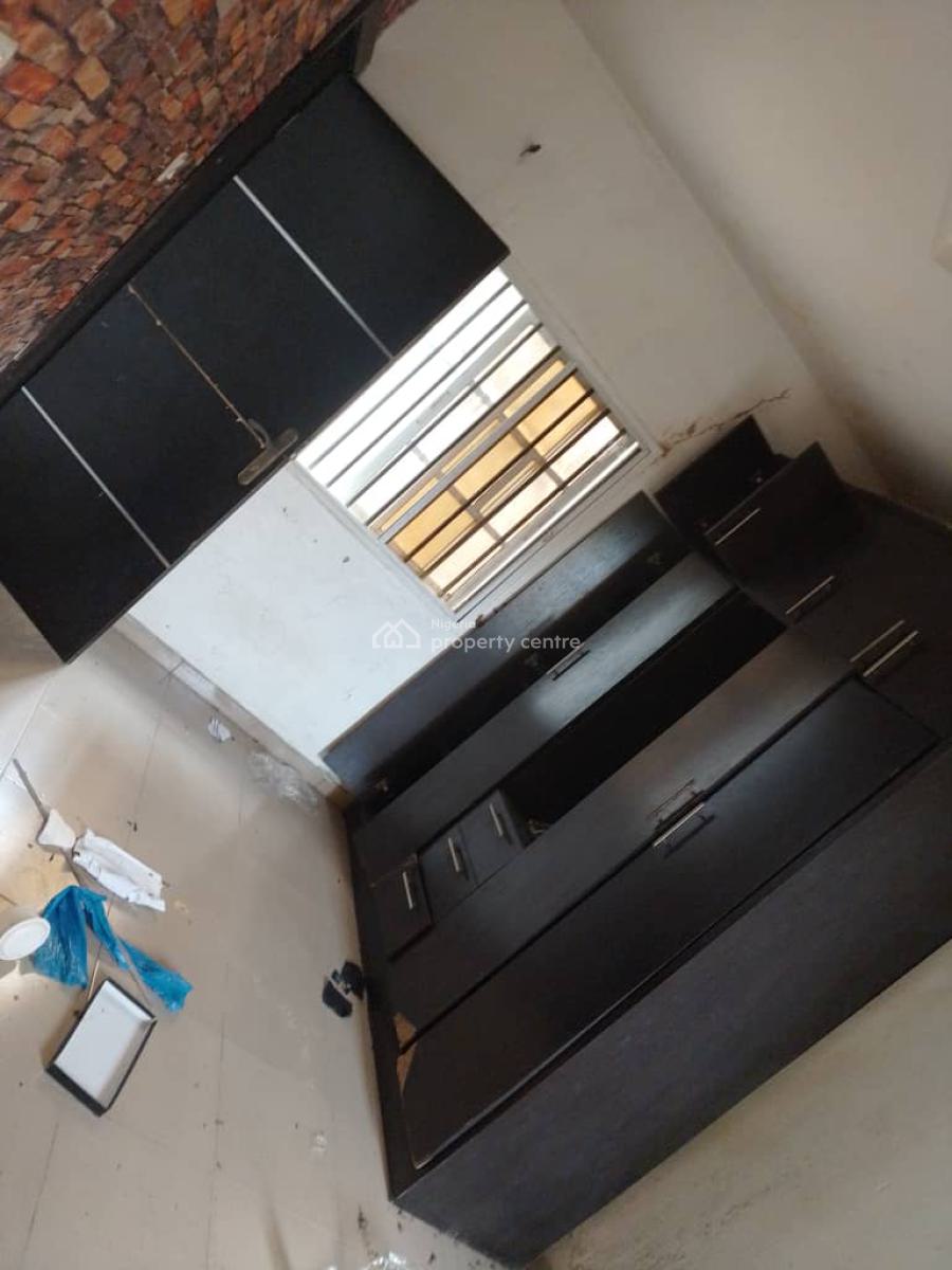 2-bedroom Apartment with 3 Toilets, Alasia, Ajah, Lagos, Flat / Apartment for Rent