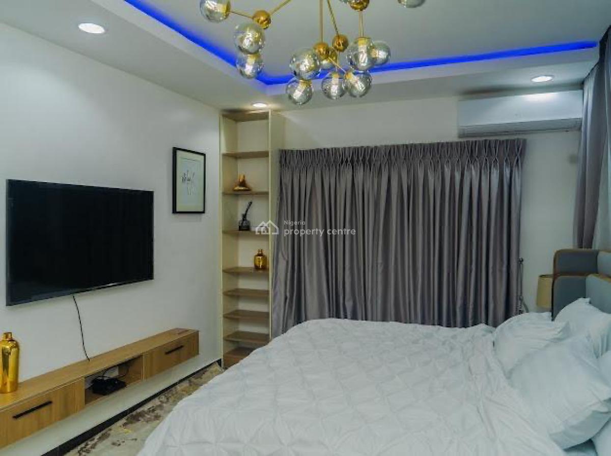 Newly Listed Luxury 3 Bedrooms Apartment, Yaba, Lagos, Flat / Apartment Short Let