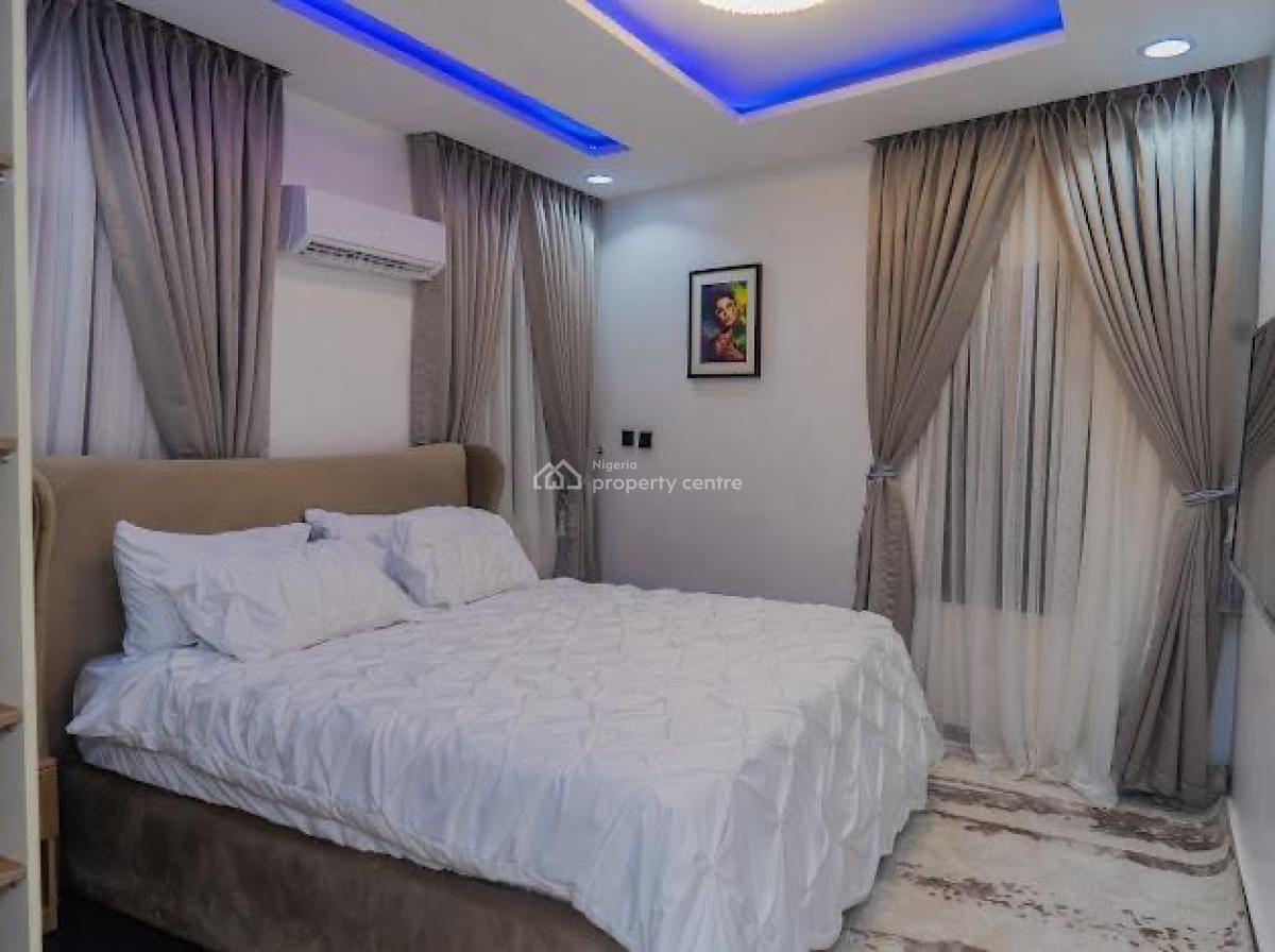 Newly Listed Luxury 3 Bedrooms Apartment, Yaba, Lagos, Flat / Apartment Short Let