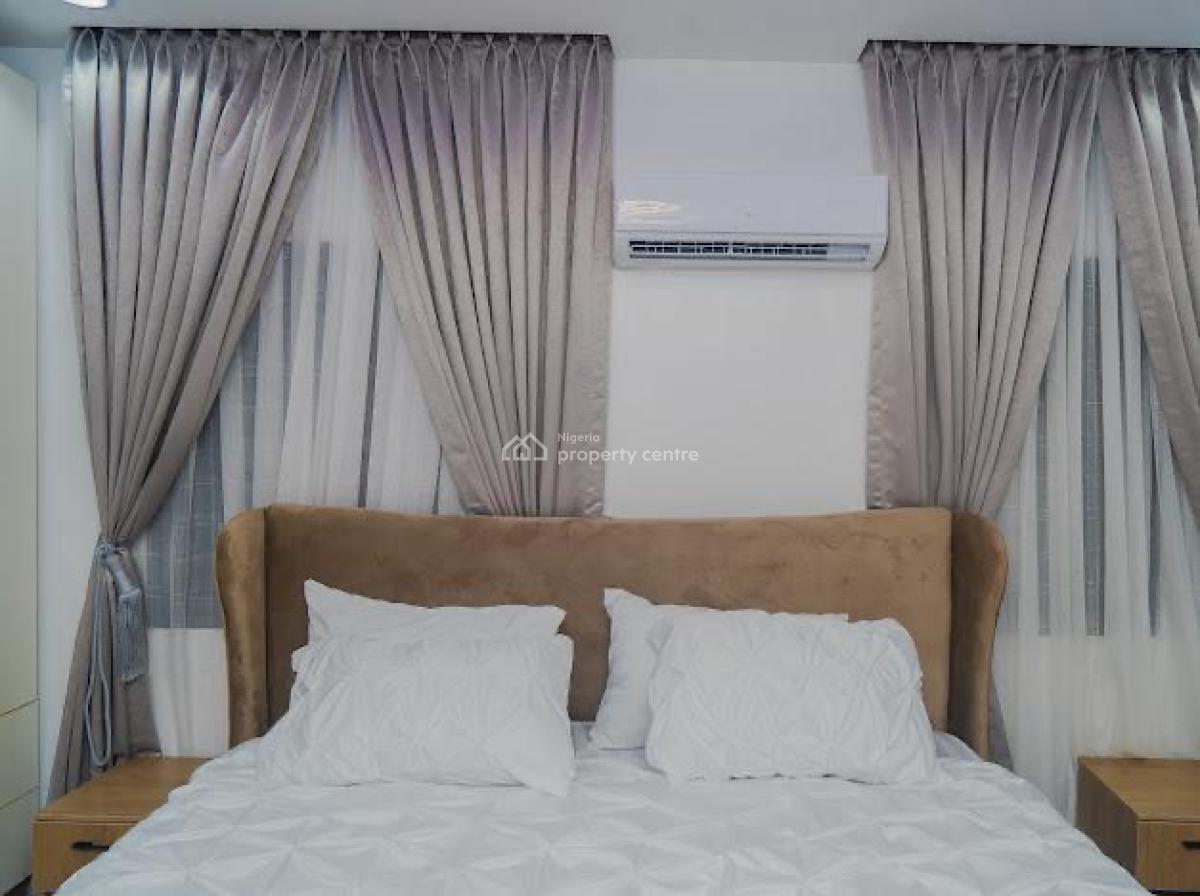 Newly Listed Luxury 3 Bedrooms Apartment, Yaba, Lagos, Flat / Apartment Short Let