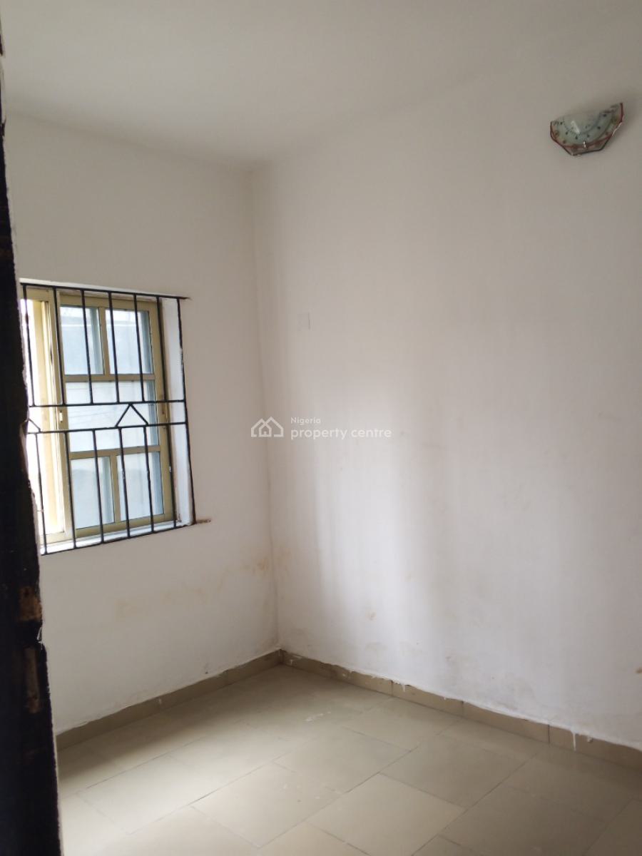 a Clean 2 Bedroom Ensuite Apartment, Beachway Estate, Owode Onirin, Irawo, Kosofe, Lagos, Flat / Apartment for Rent