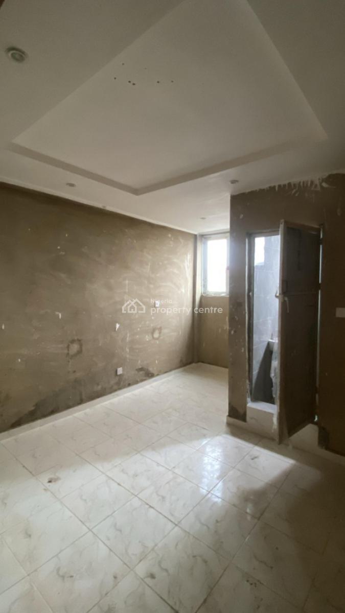 2 Bedroom Apartment with Modern Facilities, Onike, Yaba, Lagos, Flat / Apartment for Rent