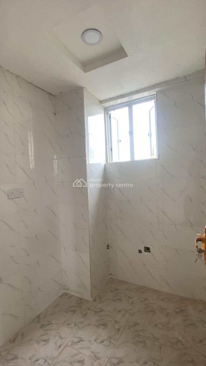 2 Bedroom Apartment with Modern Facilities, Onike, Yaba, Lagos, Flat / Apartment for Rent