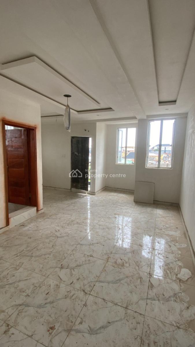 2 Bedroom Apartment with Modern Facilities, Onike, Yaba, Lagos, Flat / Apartment for Rent