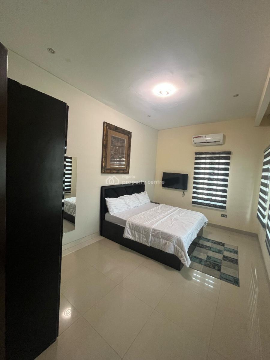 Lovely 2 Bedrooms Apartment, Ikeja Gra, Ikeja, Lagos, Flat / Apartment Short Let