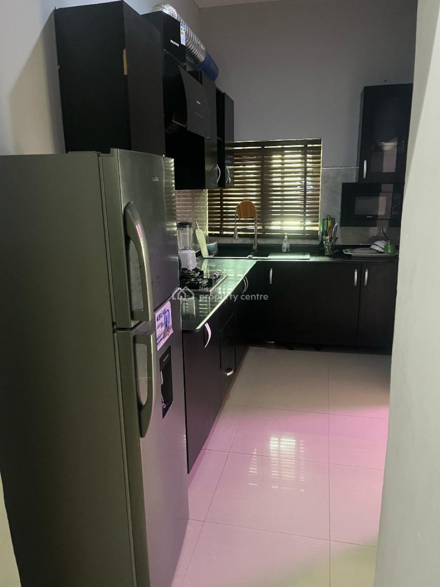 Lovely 2 Bedrooms Apartment, Ikeja Gra, Ikeja, Lagos, Flat / Apartment Short Let