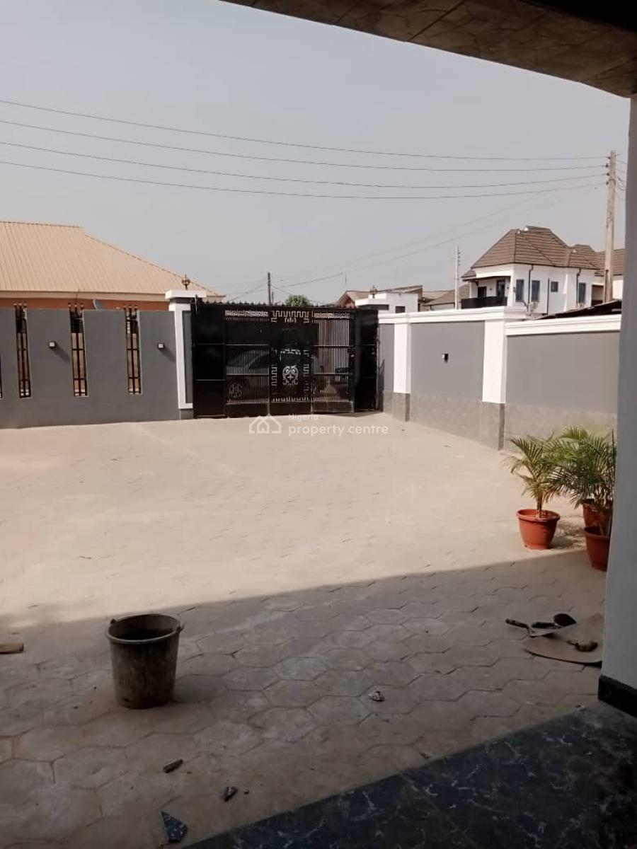 Luxury 4 Bedrooms Duplex + 2 Units Bq, Elebu, Oluyole, Oyo, Detached Duplex for Sale