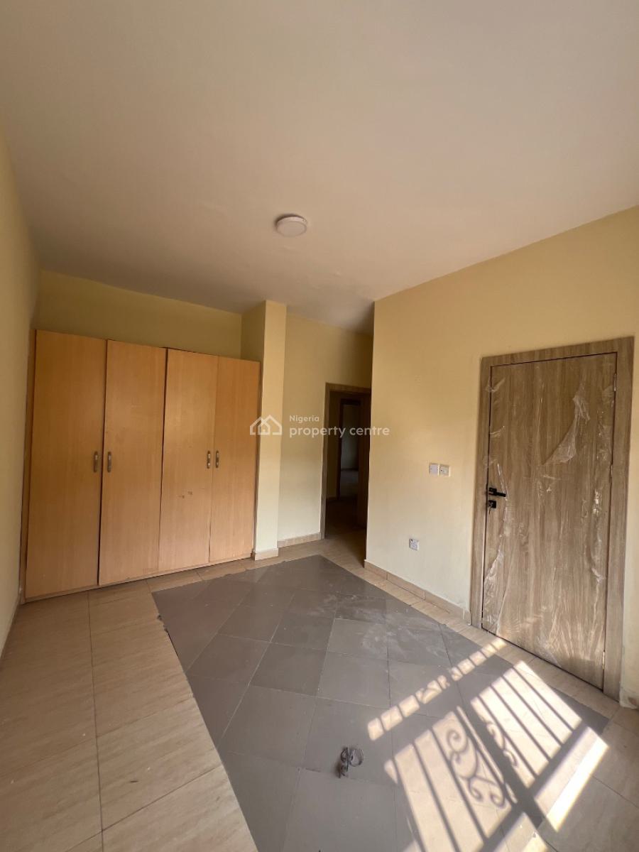 Self Serviced 3 Bedroom Flat in a Gated Estate, Ikota, Lekki, Lagos, Flat / Apartment for Rent