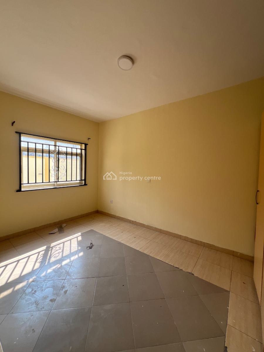 Self Serviced 3 Bedroom Flat in a Gated Estate, Ikota, Lekki, Lagos, Flat / Apartment for Rent