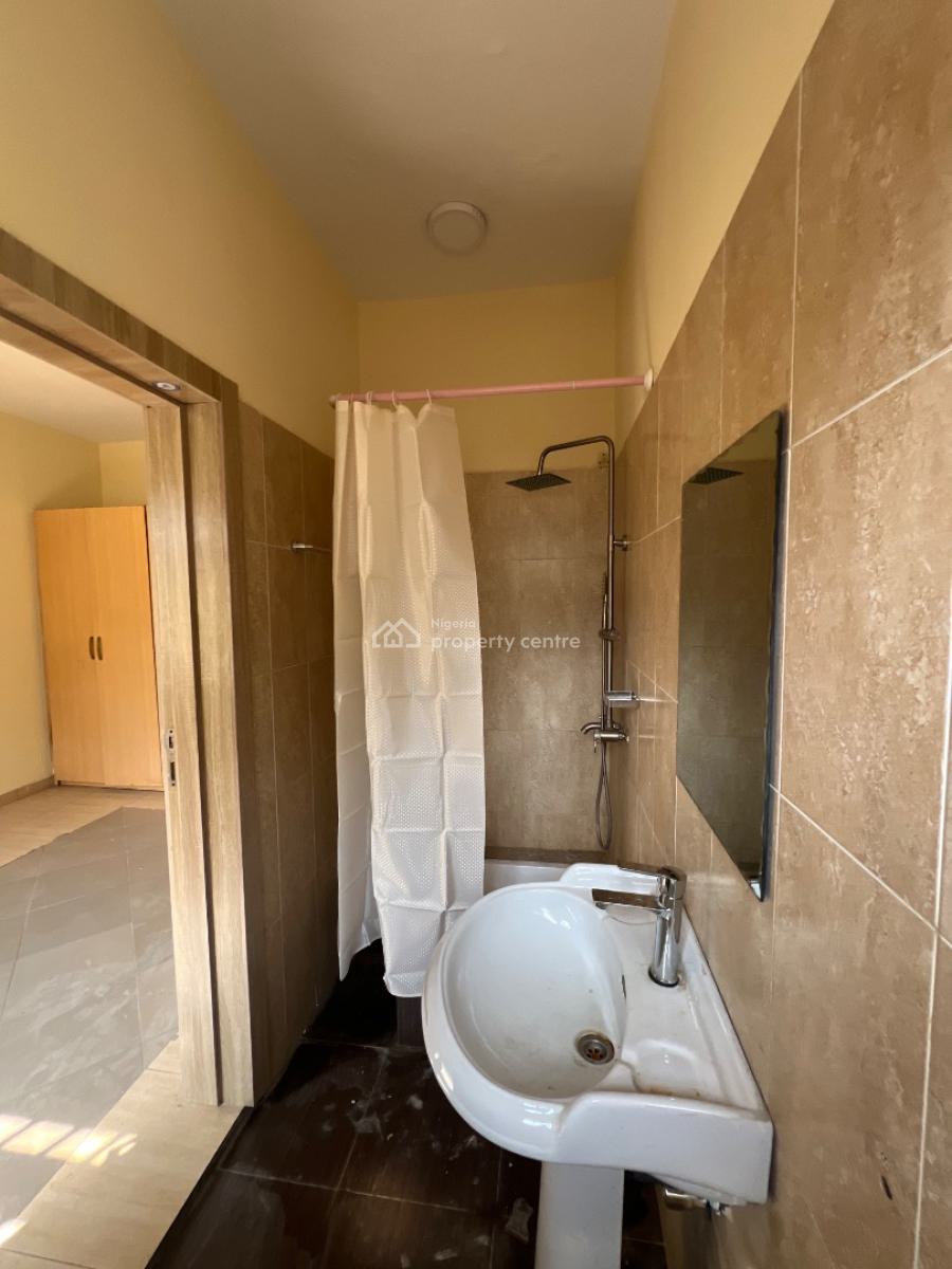 Self Serviced 3 Bedroom Flat in a Gated Estate, Ikota, Lekki, Lagos, Flat / Apartment for Rent