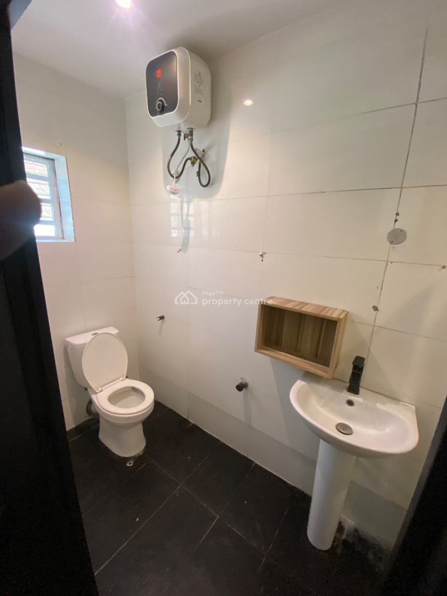 2 Bedroom Apartment, Off Wole Ariyo Street, Lekki Phase 1, Lekki, Lagos, Flat / Apartment for Rent