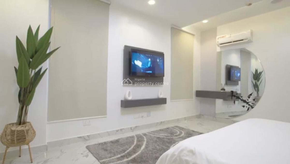 Fully Serviced 1 Bedroom Flat, Upstairs with Pool, Gym, Periwinkle Estate, Lekki Phase 1, Lekki, Lagos, Mini Flat (room and Parlour) for Rent
