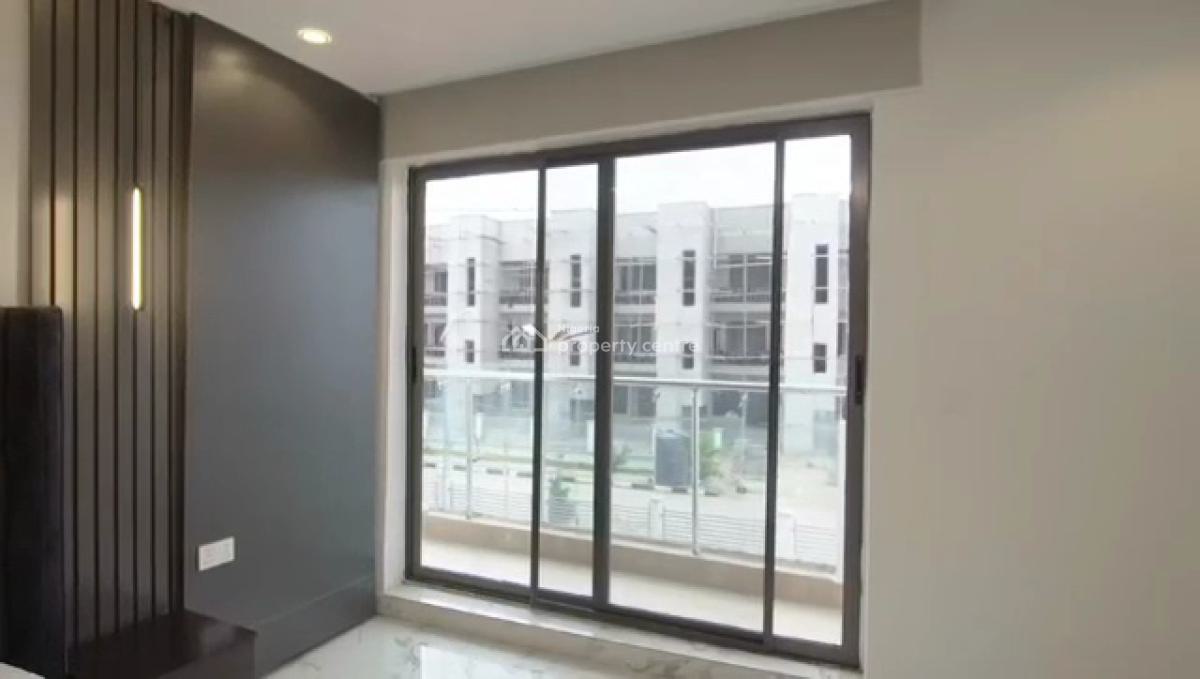 Fully Serviced 1 Bedroom Flat, Upstairs with Pool, Gym, Periwinkle Estate, Lekki Phase 1, Lekki, Lagos, Mini Flat (room and Parlour) for Rent