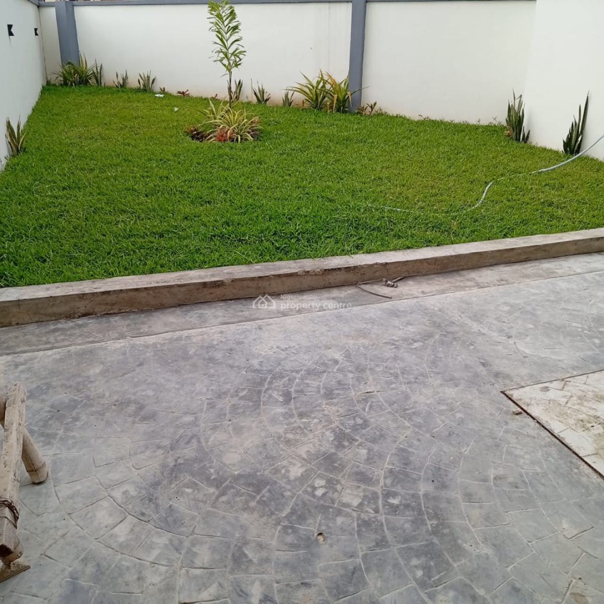 a Standard, Decent 4 Bedroom Duplex, Obanikoro, Shomolu, Lagos, House for Sale