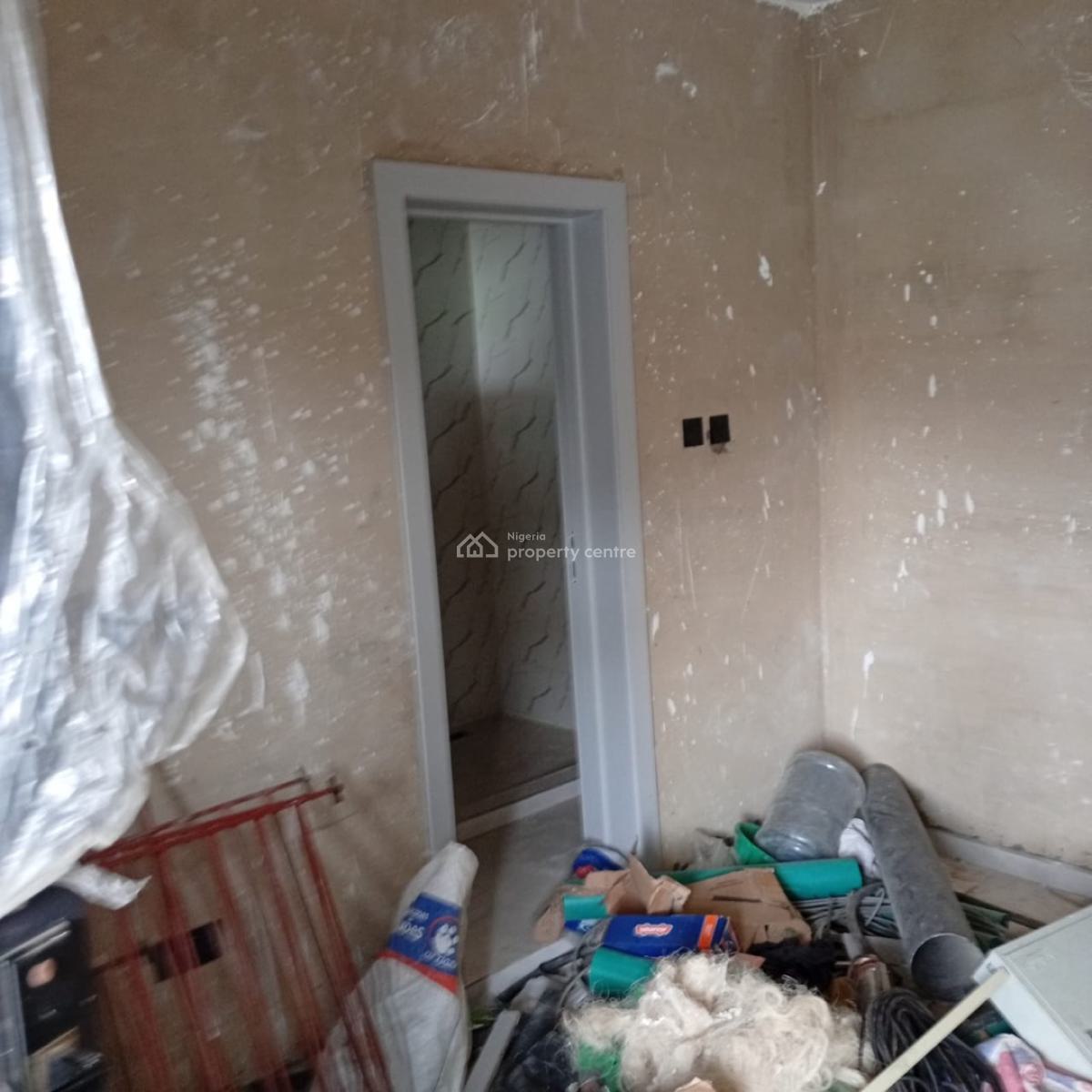 a Standard, Decent 4 Bedroom Duplex, Obanikoro, Shomolu, Lagos, House for Sale