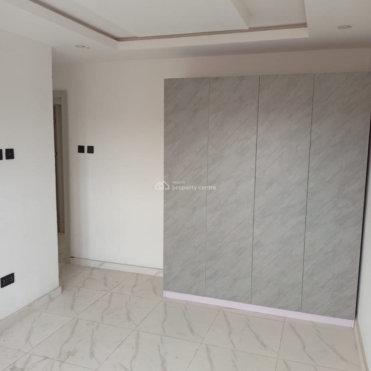a Standard, Decent 4 Bedroom Duplex, Obanikoro, Shomolu, Lagos, House for Sale