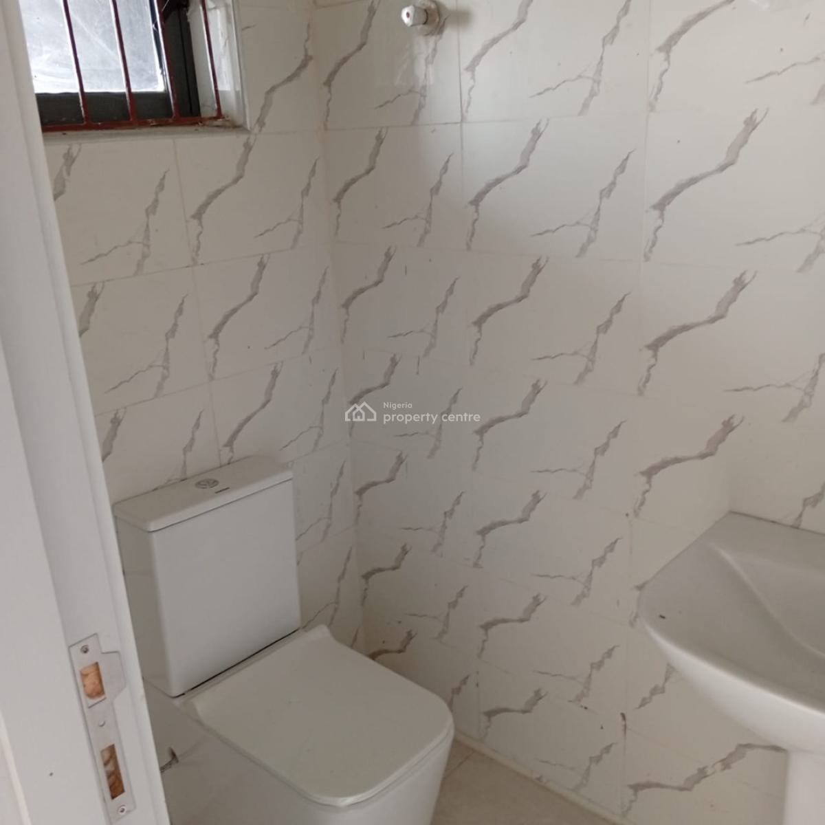 a Standard, Decent 4 Bedroom Duplex, Obanikoro, Shomolu, Lagos, House for Sale