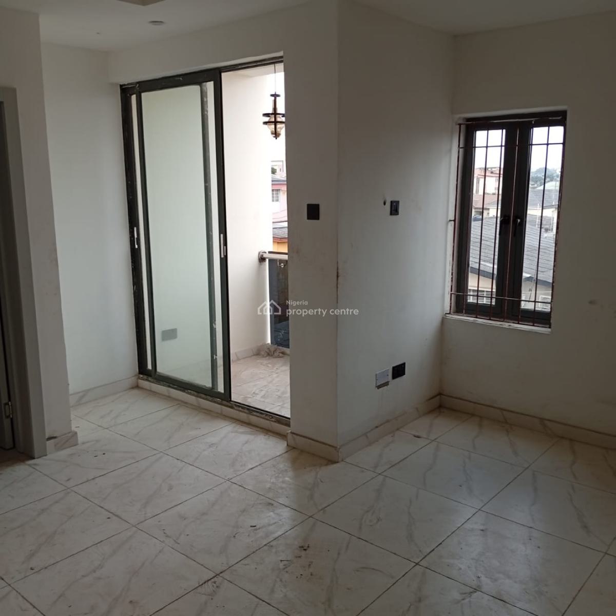 a Standard, Decent 4 Bedroom Duplex, Obanikoro, Shomolu, Lagos, House for Sale