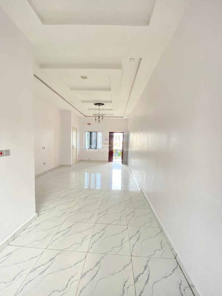 Spacious 3 Bedroom Apartment in an Estate, Osapa, Lekki, Lagos, Flat / Apartment for Rent
