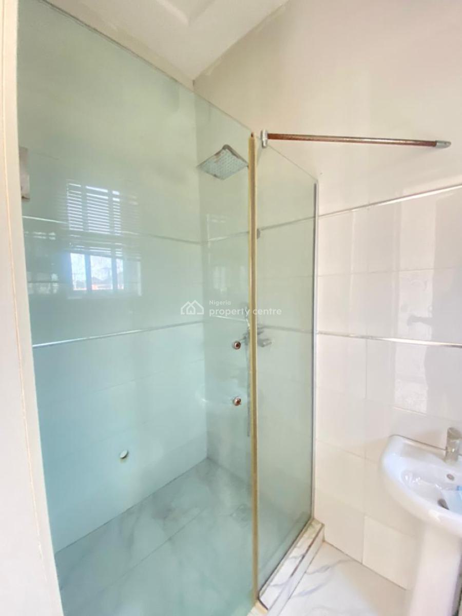 Spacious 3 Bedroom Apartment in an Estate, Osapa, Lekki, Lagos, Flat / Apartment for Rent