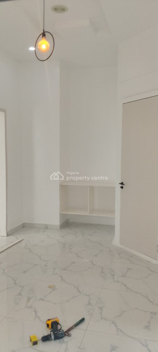 a Spacious Room and Parlor, Chevron Drive Lekki Paradise 3 Estate Chevron, Lekki, Lagos, Self Contain (single Rooms) for Rent