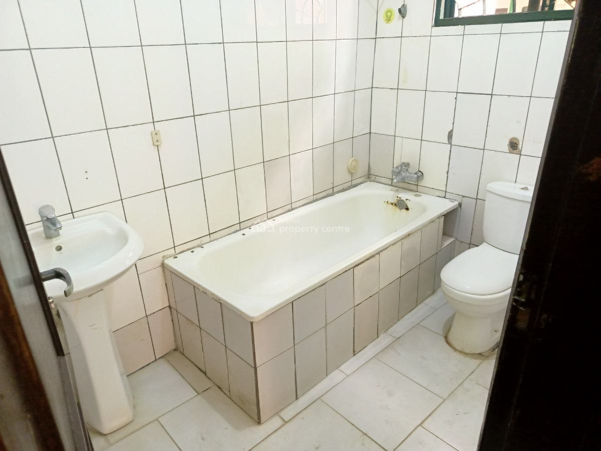 Massive 2 Bedroom on Second Floor, Utako, Abuja, Flat / Apartment for Rent