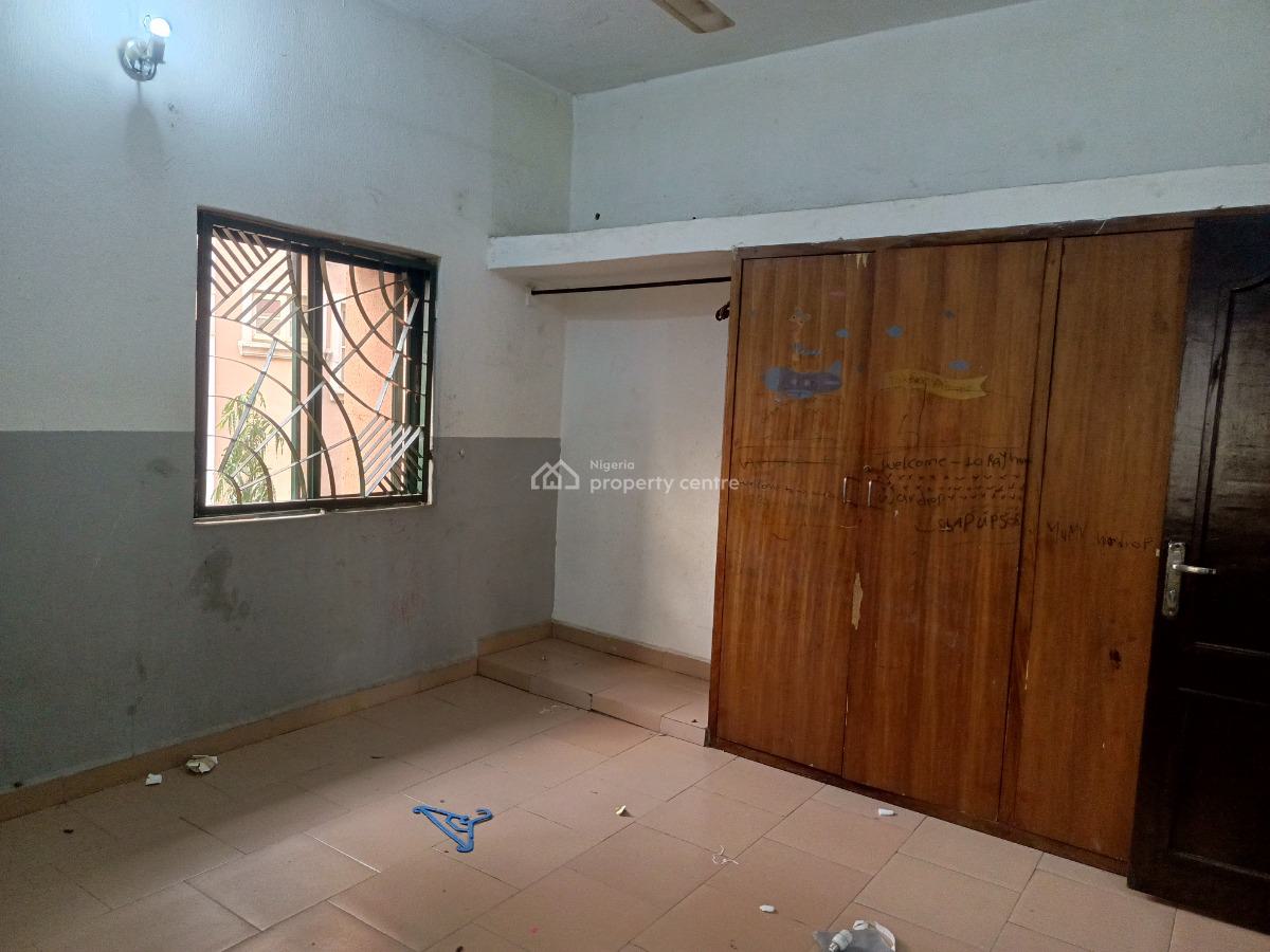 Massive 2 Bedroom on Second Floor, Utako, Abuja, Flat / Apartment for Rent