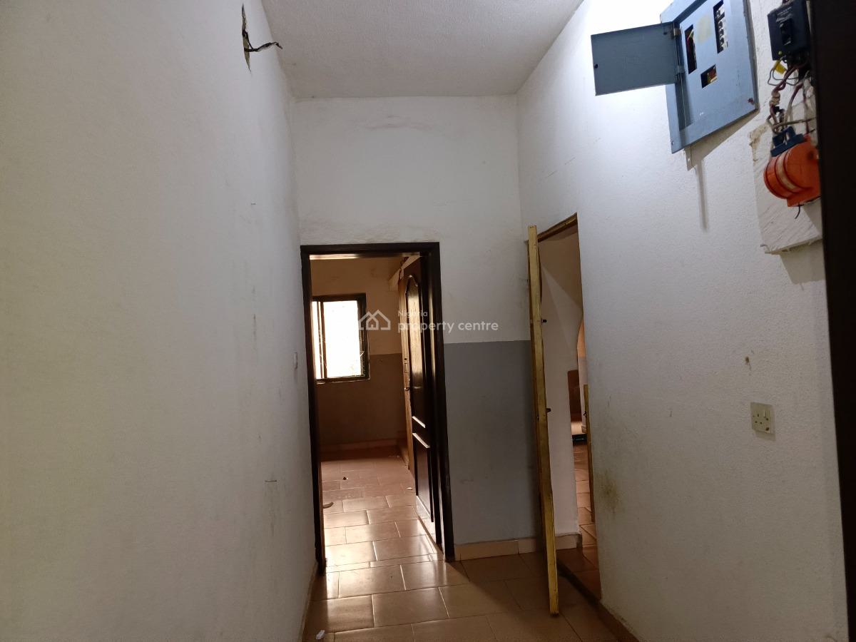 Massive 2 Bedroom on Second Floor, Utako, Abuja, Flat / Apartment for Rent