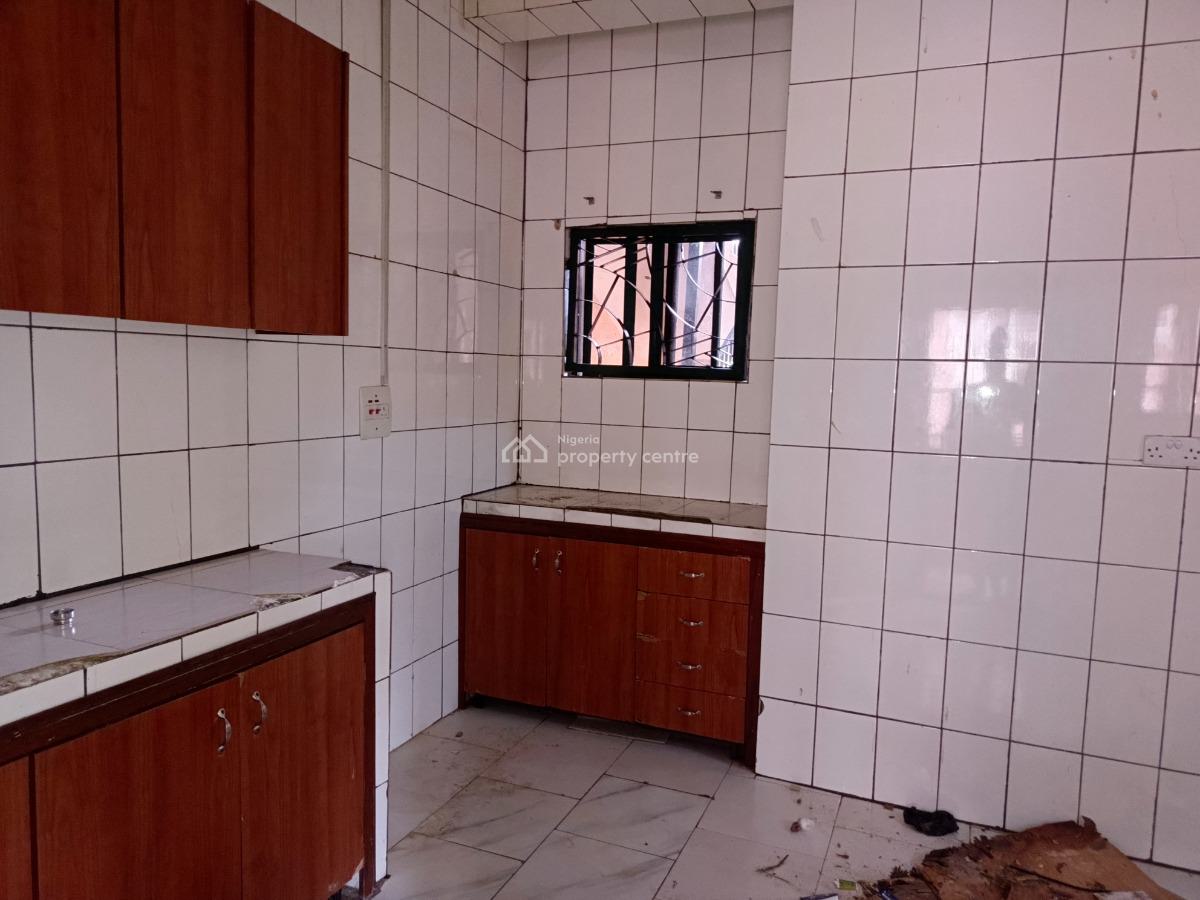Massive 2 Bedroom on Second Floor, Utako, Abuja, Flat / Apartment for Rent