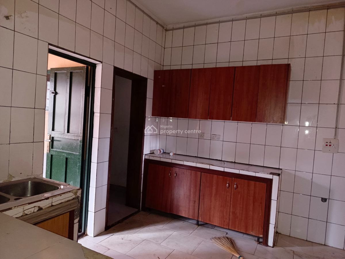 Massive 2 Bedroom on Second Floor, Utako, Abuja, Flat / Apartment for Rent