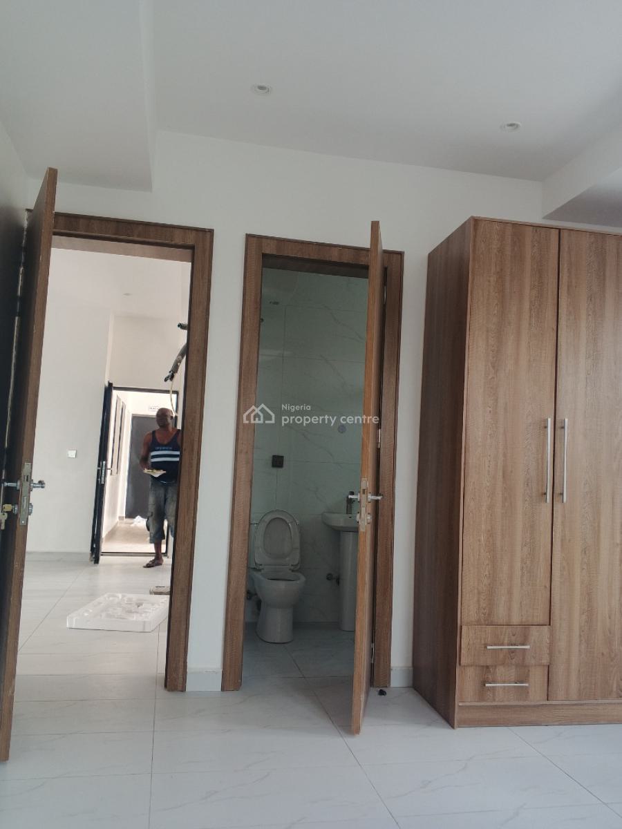 Luxury and Newly Built 3 Bedroom with a Bq, Queens Street, Alagomeji, Yaba, Lagos, Flat / Apartment for Rent