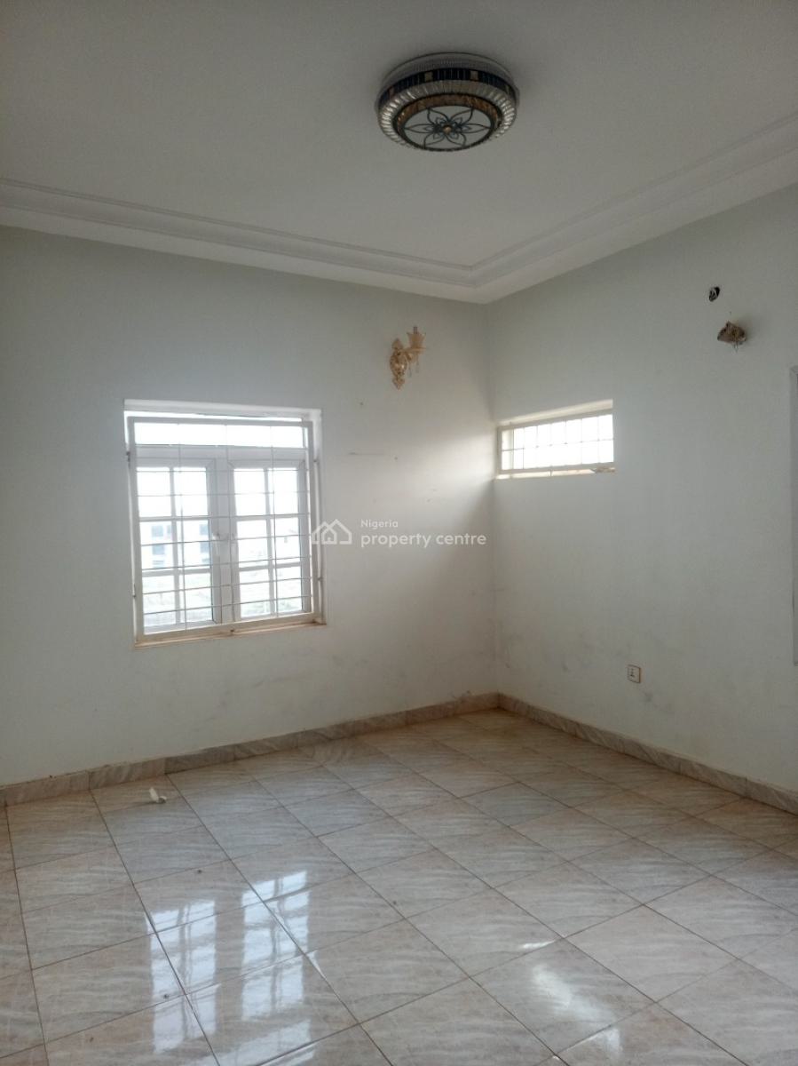 Massive 3 Bedroom Block of Flat, After Aduvie School, Jahi, Abuja, Flat / Apartment for Rent