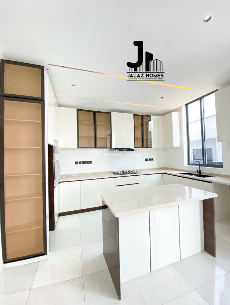 2 Bedroom Apartment, Lekki Phase 1, Lekki, Lagos, Flat / Apartment for Sale