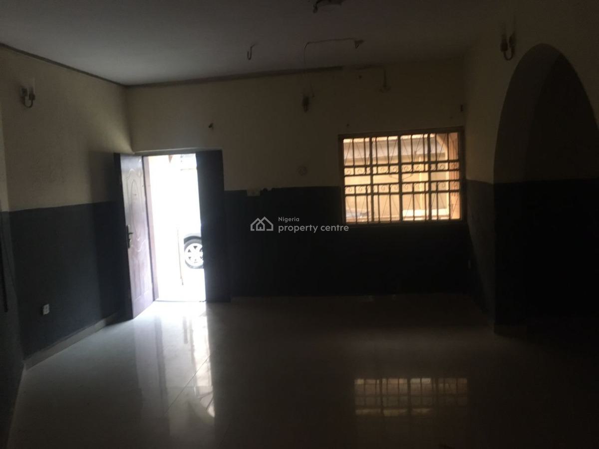 Healthy 3 Bedrooms Flat, Alogba Estate, Ebute, Ikorodu, Lagos, Flat / Apartment for Rent