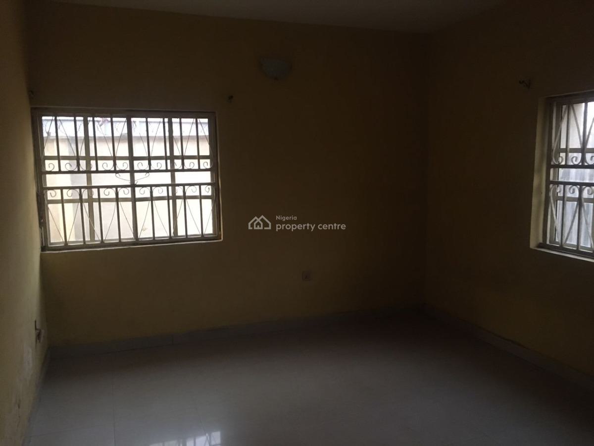 Healthy 3 Bedrooms Flat, Alogba Estate, Ebute, Ikorodu, Lagos, Flat / Apartment for Rent