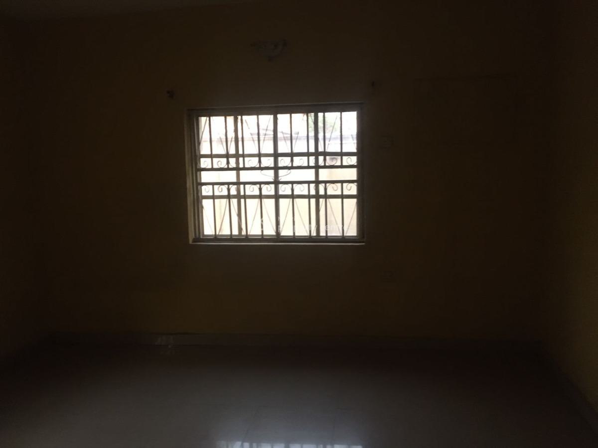 Healthy 3 Bedrooms Flat, Alogba Estate, Ebute, Ikorodu, Lagos, Flat / Apartment for Rent