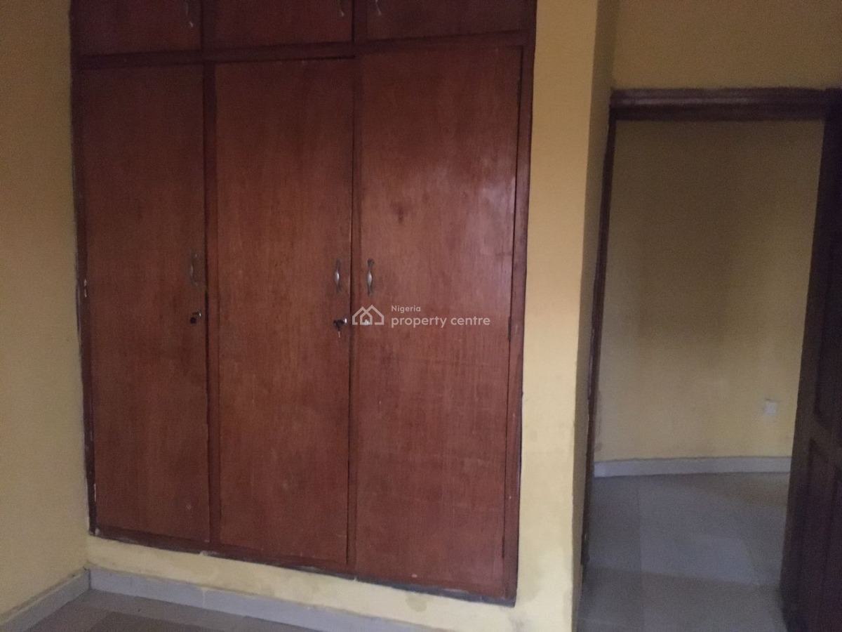 Healthy 3 Bedrooms Flat, Alogba Estate, Ebute, Ikorodu, Lagos, Flat / Apartment for Rent
