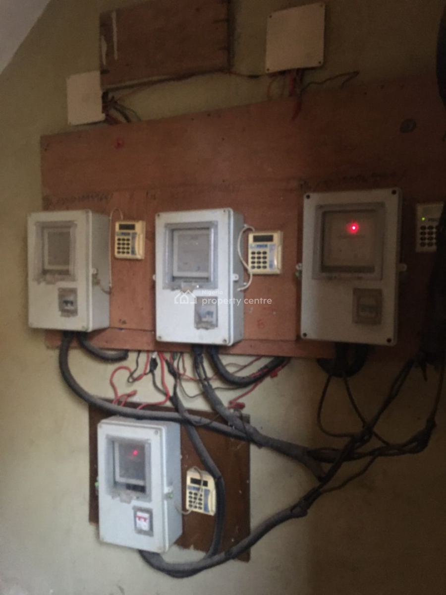 Healthy 3 Bedrooms Flat, Alogba Estate, Ebute, Ikorodu, Lagos, Flat / Apartment for Rent