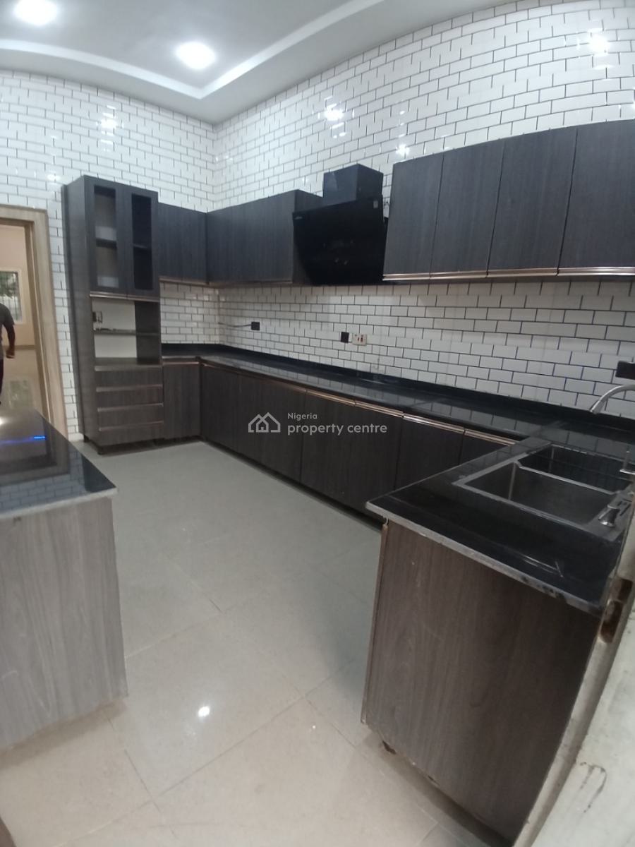 Well Renovated 4 Bedroom Terrace Duplex with 1room Bq, Guzape Abuja Diplomatic Zone, Guzape District, Abuja, Terraced Duplex for Rent
