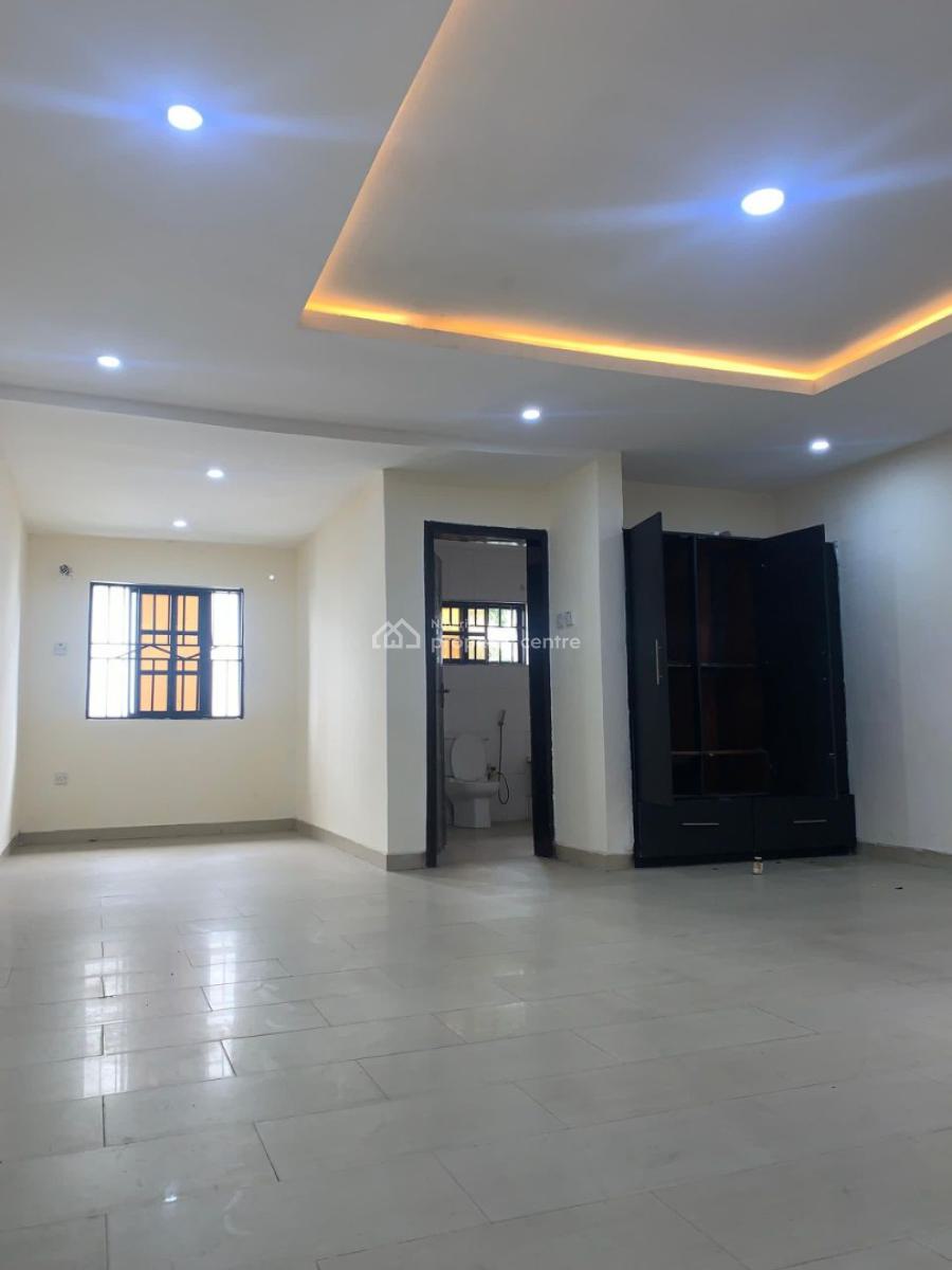 Self Serviced 6 Bedroom Semi Detached Townhouse with Bq, Lekki Phase 1, Lekki, Lagos, Semi-detached Duplex for Rent